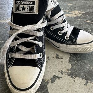 Converse All-Star, black white sneakers back to school size 4 mens 6 womens EUC